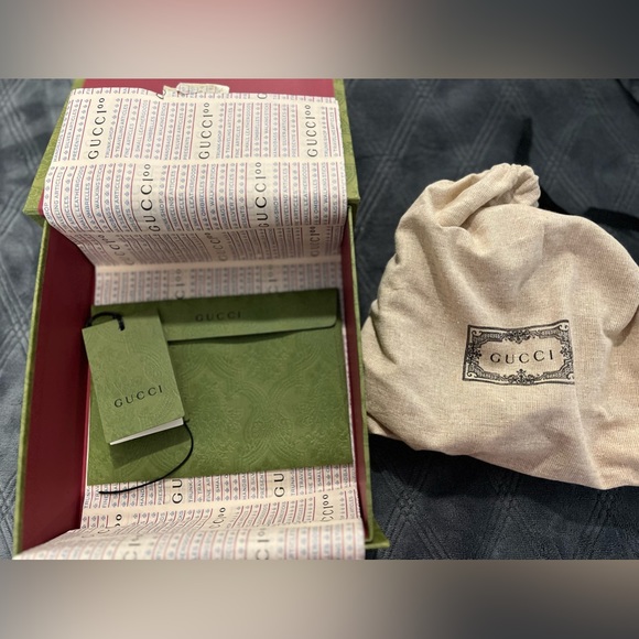 Gucci Leather Belt with Double G Buckle - Picture 8 of 12